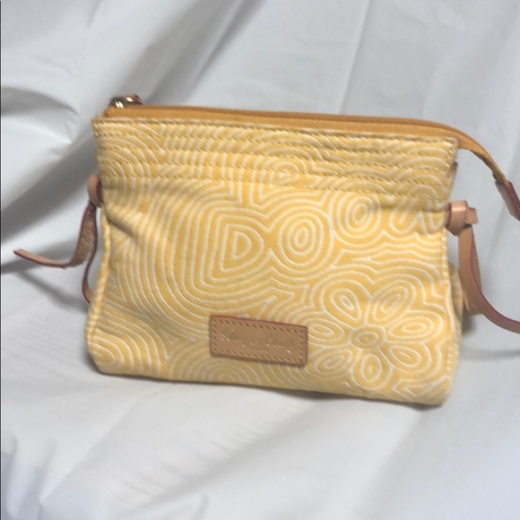 Dooney & Bourke Handbags - NWOT Dooney & Bourke make up bag